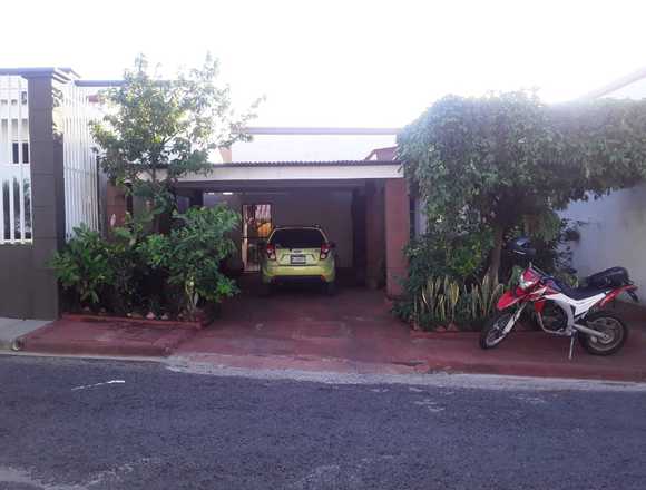 SE VENDE CASA AMUEBLADA 