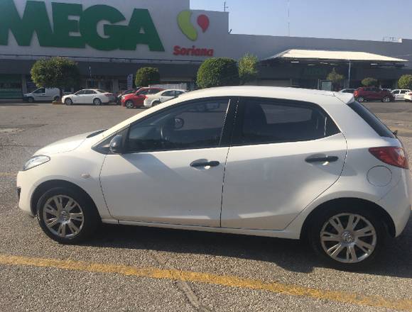 MAZDA2 AUTOMATICO UNICO DUEÑO EXCELENTE ESTADO