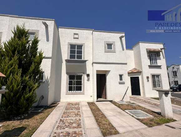 QC105 Casa  en venta en Puerta Verona