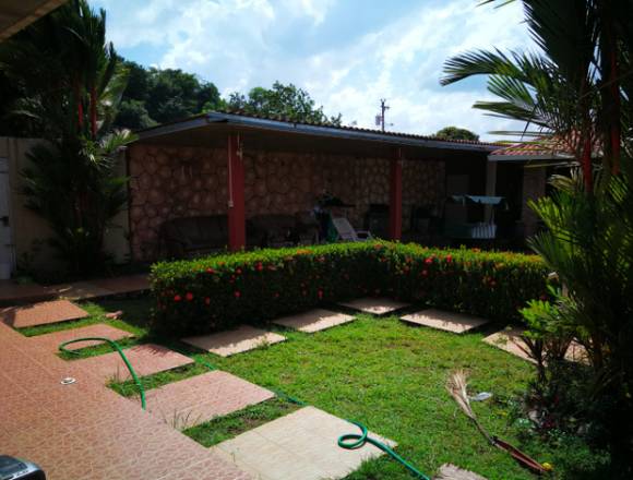 VENDO CASA EN LA CONSTANCIA 