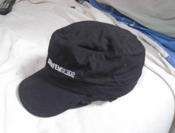 Gorra negra Diseño bordado