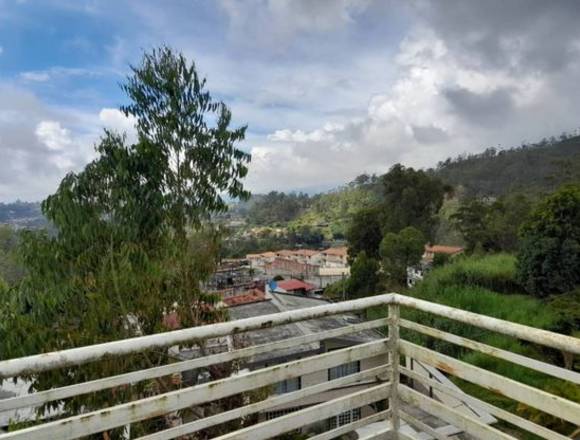 Casa en Alquiler en Colinas de Carrizal Sector Bucare