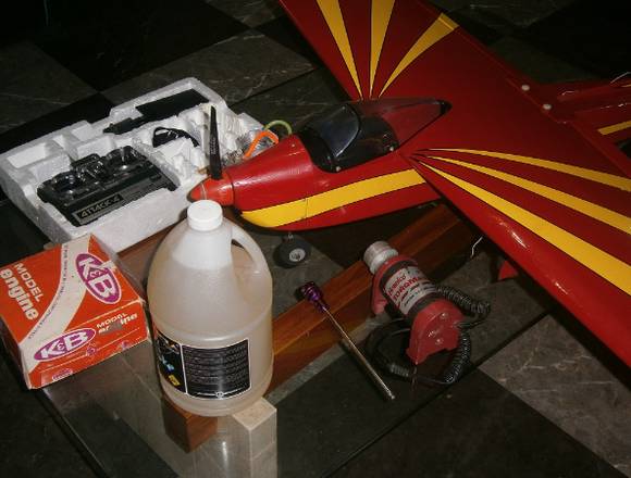 Combo: Avión, Combustible nitro, starter,