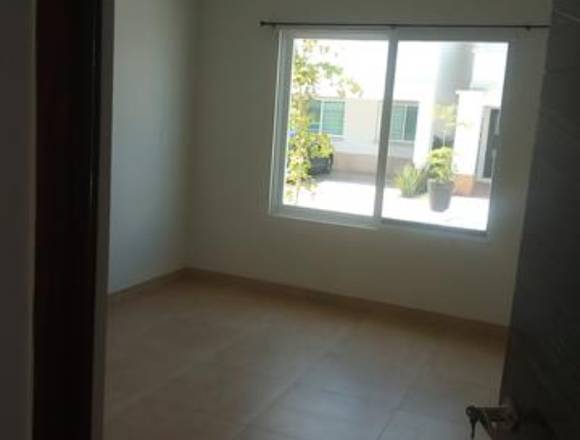 Se vende casa en Irapuato Gto. La Giralda