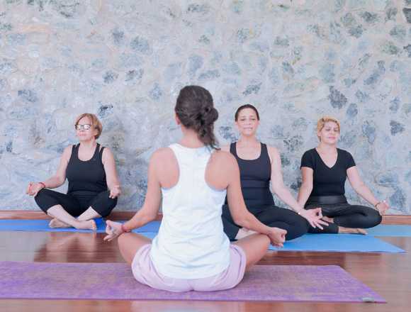 Ofrezco clases de yoga para todas las edades 