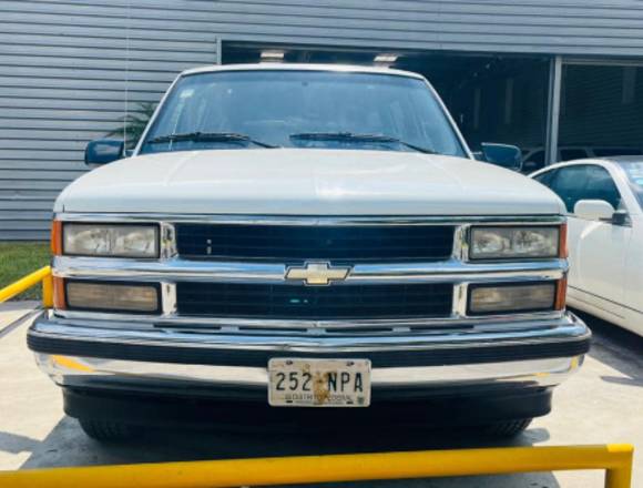 CHEVROLET SUBURBAN SLE 1993