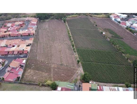 Venta de Terreno comercial en Mercedes Sur de Heredia.