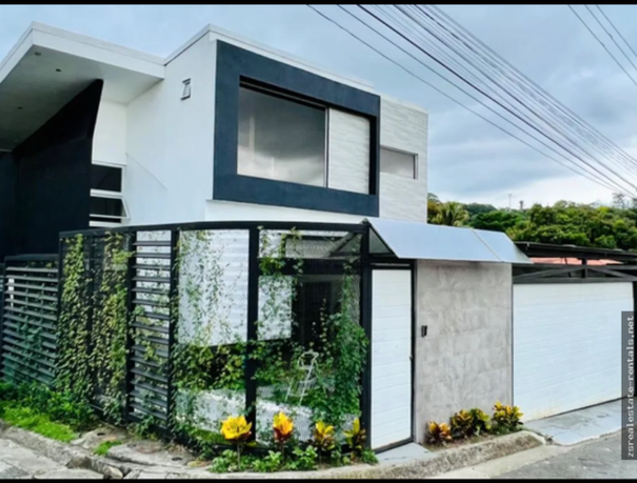 Venta de Hermosa Casa, con Estilo Minimalista