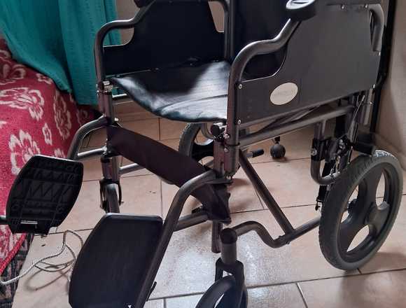 Silla de Ruedas Geriátrica KY904 + Antiescaras