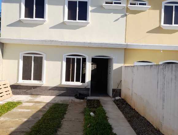 Rento casa Ubicada por el Cementerio Los Parques