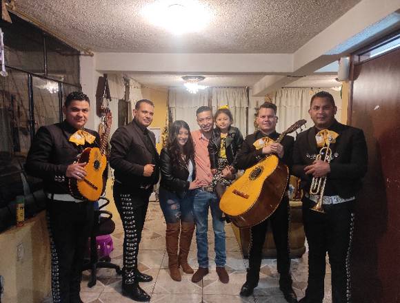 Mariachis Los Diamantes en Quito