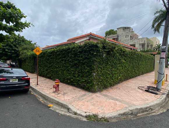 Vendo casa en Gazcue cerca al palacio presidencial