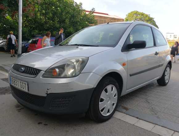 Vendo Ford fiesta año 2008 diésel  muy buen estado