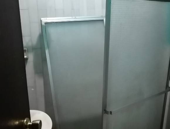 Reparación de puertas y ventanas con mosquiteros 