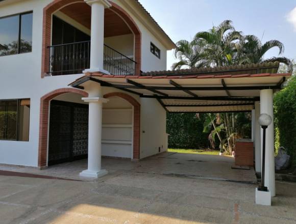 LINDA CASA EN VENTA 