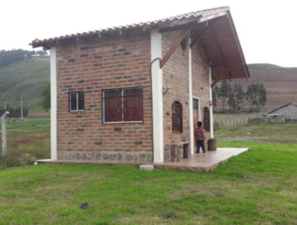 Terreno plano en Tabacundo con casita de campo