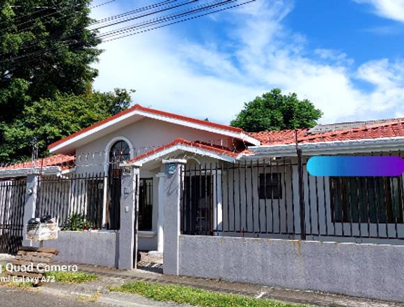 Venta de casa en Santa Ana Residencial Los Bosques