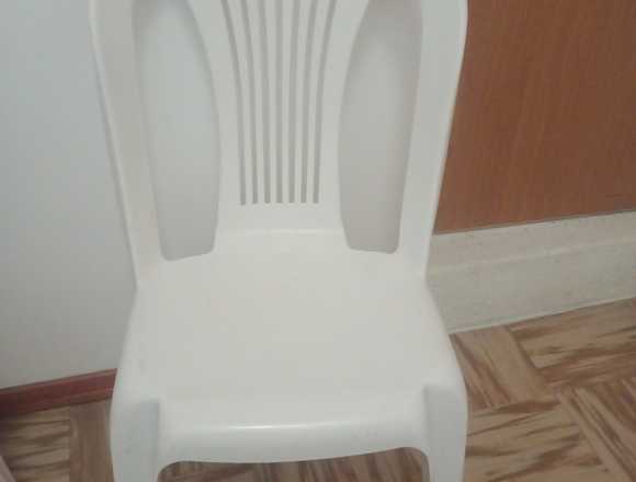 Se vende silla Plástica en perfecto estado