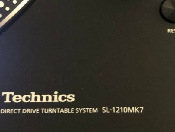 2 Technics 1210 Mk7 Neuwertig OVP