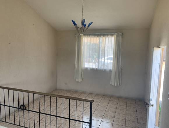 Gran casa de esquina en venta o alquiler