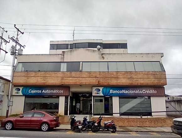 LOCAL COMERCIAL EN VENTA EN BEJUMA. L27