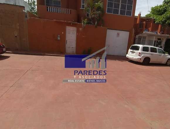 C108 Casa en venta en el centro de Zihuatanejo Gro