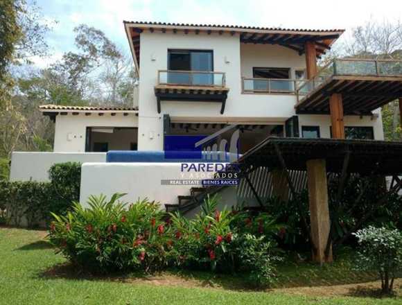 C102 Casa en venta en Amarara Ixtapa