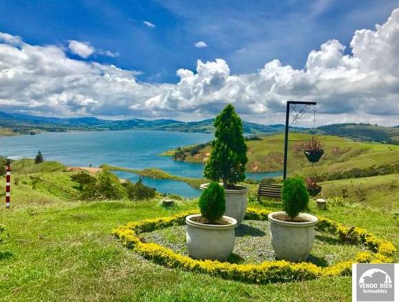 Vendo Lote al borde del lago en Parcelación con muelle lago Calima