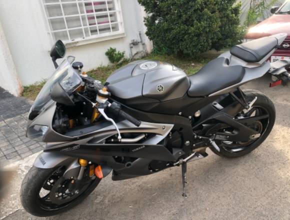 VENDO MOTOCICLETA YAMAHA YZF R6