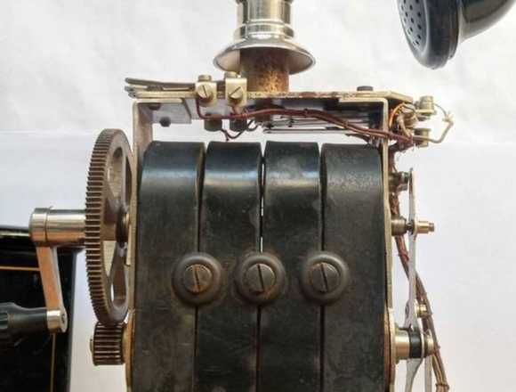 Telefono Antiguo danes 1905