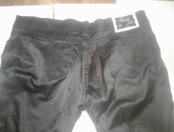 Vendo Pantalón  Negro tiro alto/ super comodo-