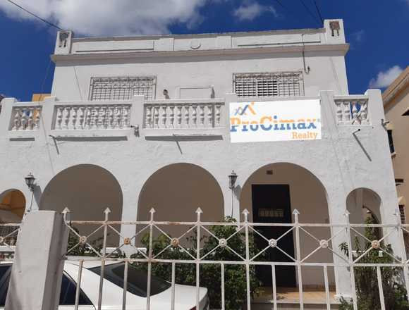 CASA / PROPIEDAD EN VENTA EN GAZCUE.