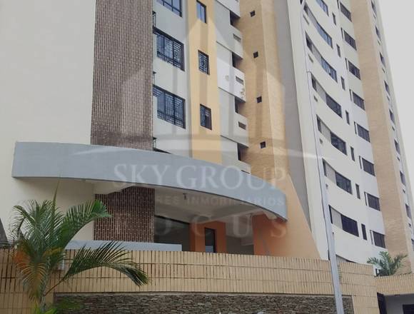 SKY GROUP vende Apartamento en  Res. Estratosfera