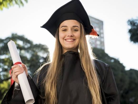 Comprar títulos universitarios en España