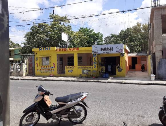 Se vende casa. . En la romana 