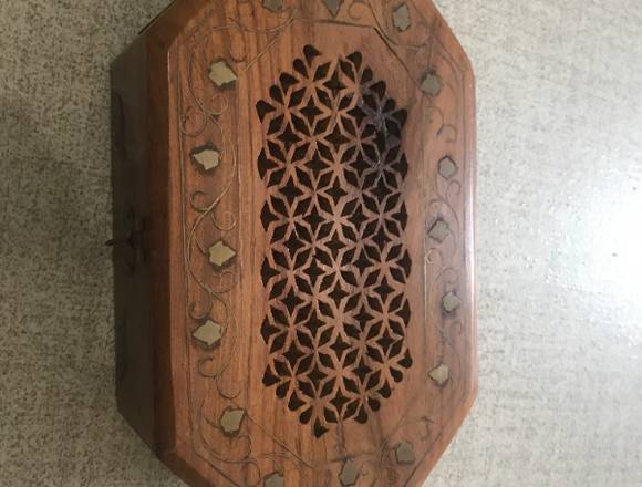 Caja tipo Hindu de madera