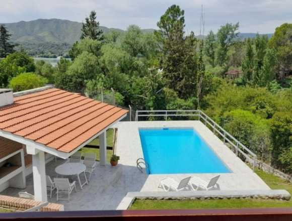 VENDO casa c/piscina vista al lago sierras de Cba