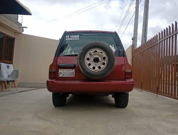 Chevrolet Vitara 5 puertas Color Vino