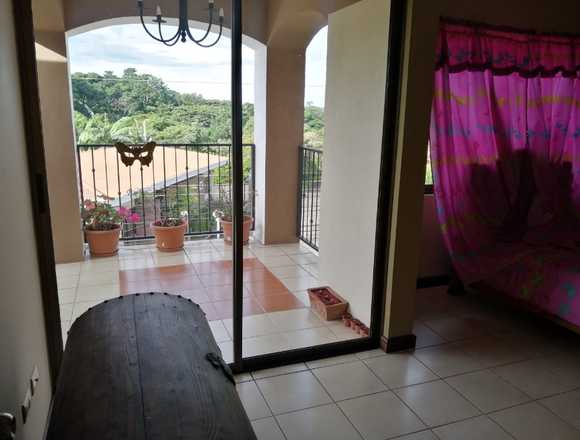 VENTA DE CASA GRANDE DE DOS PISOS EN ALAJUELA 