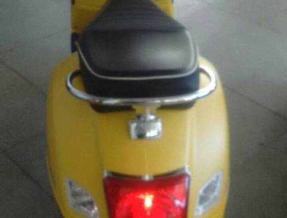 Piaggio Vespa GTS Super Sport