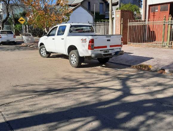 Toyota Hilux 2.5 dx 4x4 2013