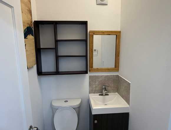 Efficiency independiente for rent.