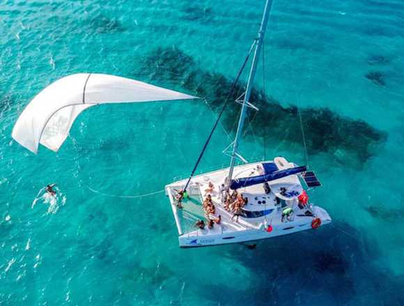 Catamaran Isla Mujeres Cancun.