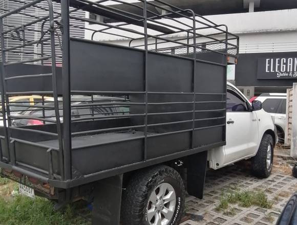 VENDO TOYOTA HILUX DEL 2012 CON AIRE ACONDICIONADO