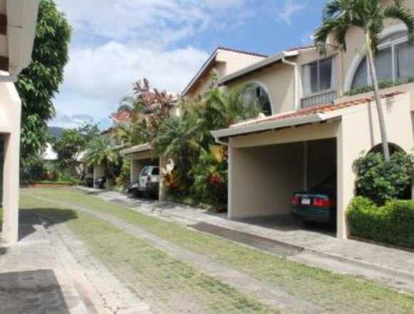Venta de Casa en Escazú, San José. RAH 24-33