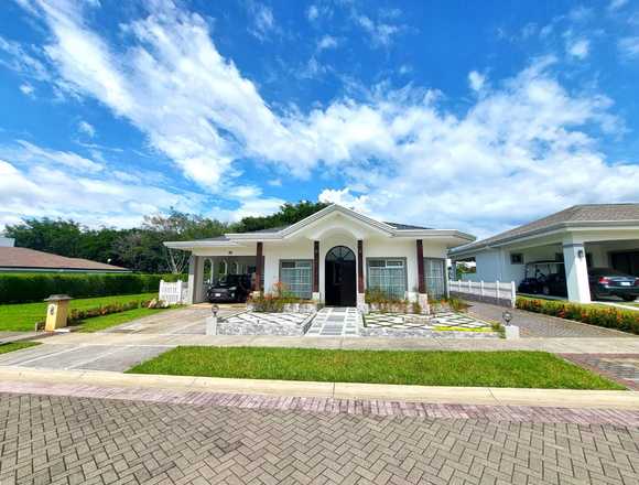Venta de Casa en La Guâcima, Alajuela. RAH 24-919