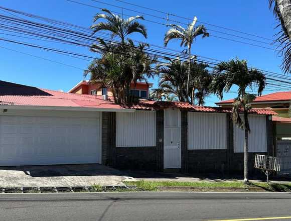 Venta de Casa en Bel茅n, Heredia. RAH 25-950