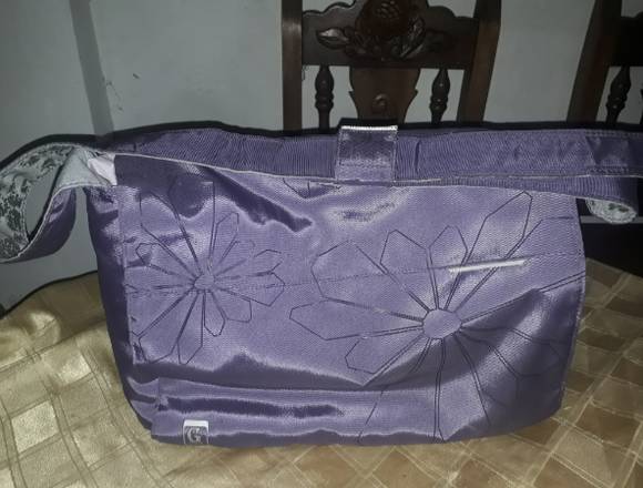 Vendo porta laptop marca Gotta usado.