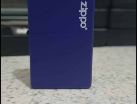 Zippos nuevos en cajita