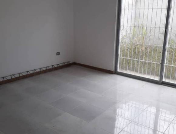 TownHouse en Res. Santa Cruz. FOTH-167